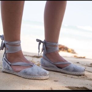 TOMS Bella Gray Suede Espadrille size W8.5 ankle ties
